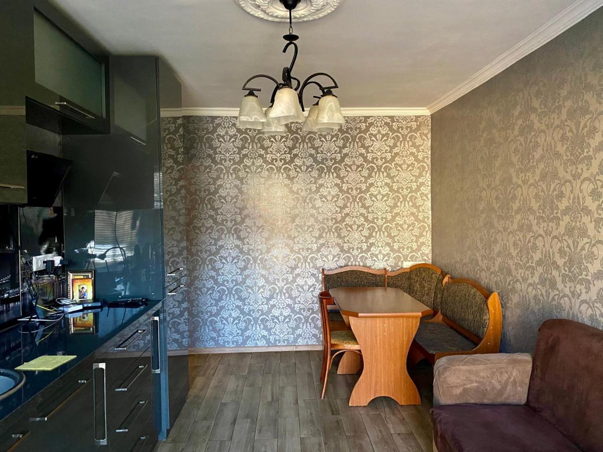 Apartment In Kutaisi Varlamishvili Esterno foto